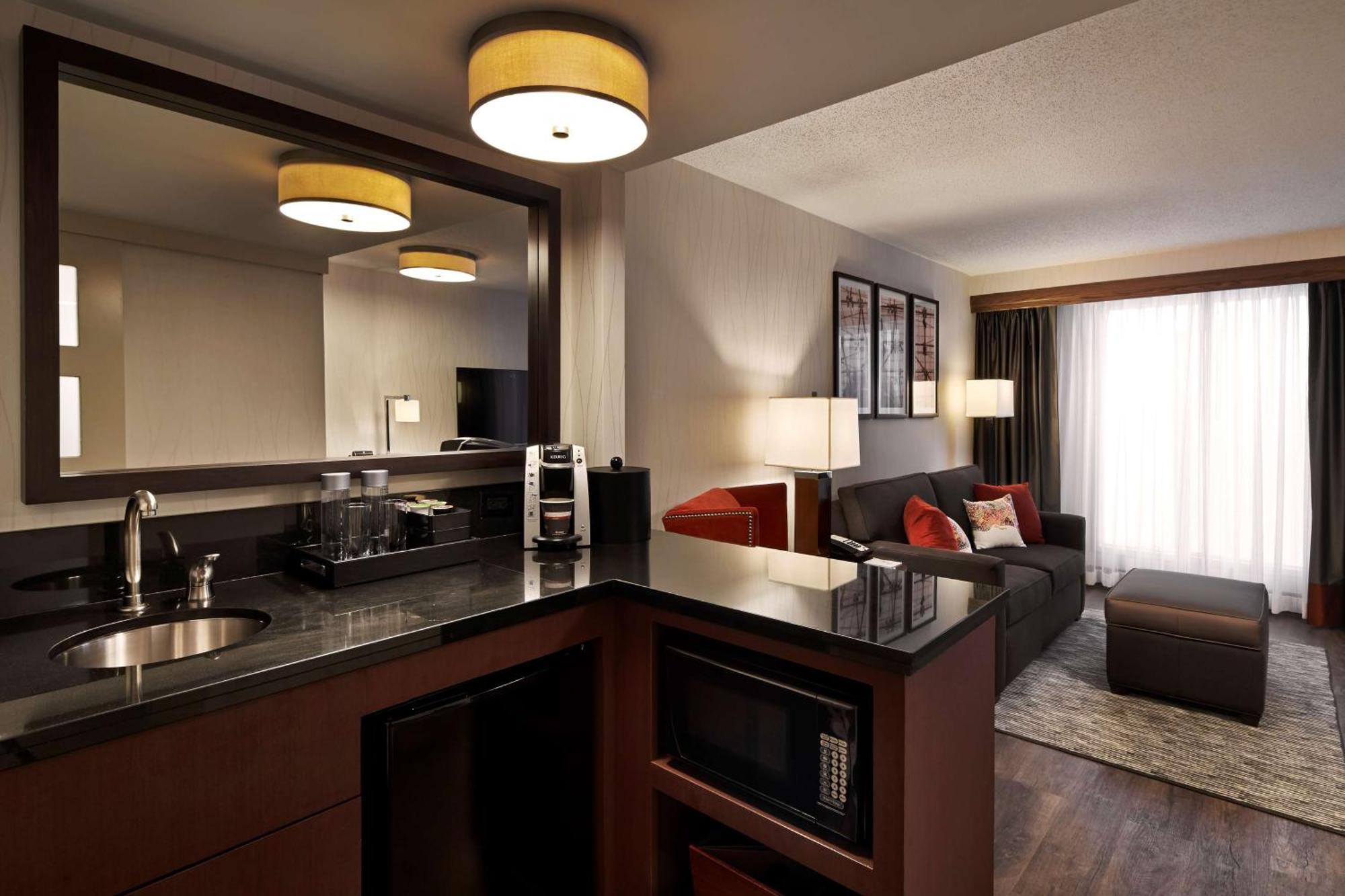 Embassy Suites By Hilton Washington Dc Chevy Chase Pavilion Eksteriør billede