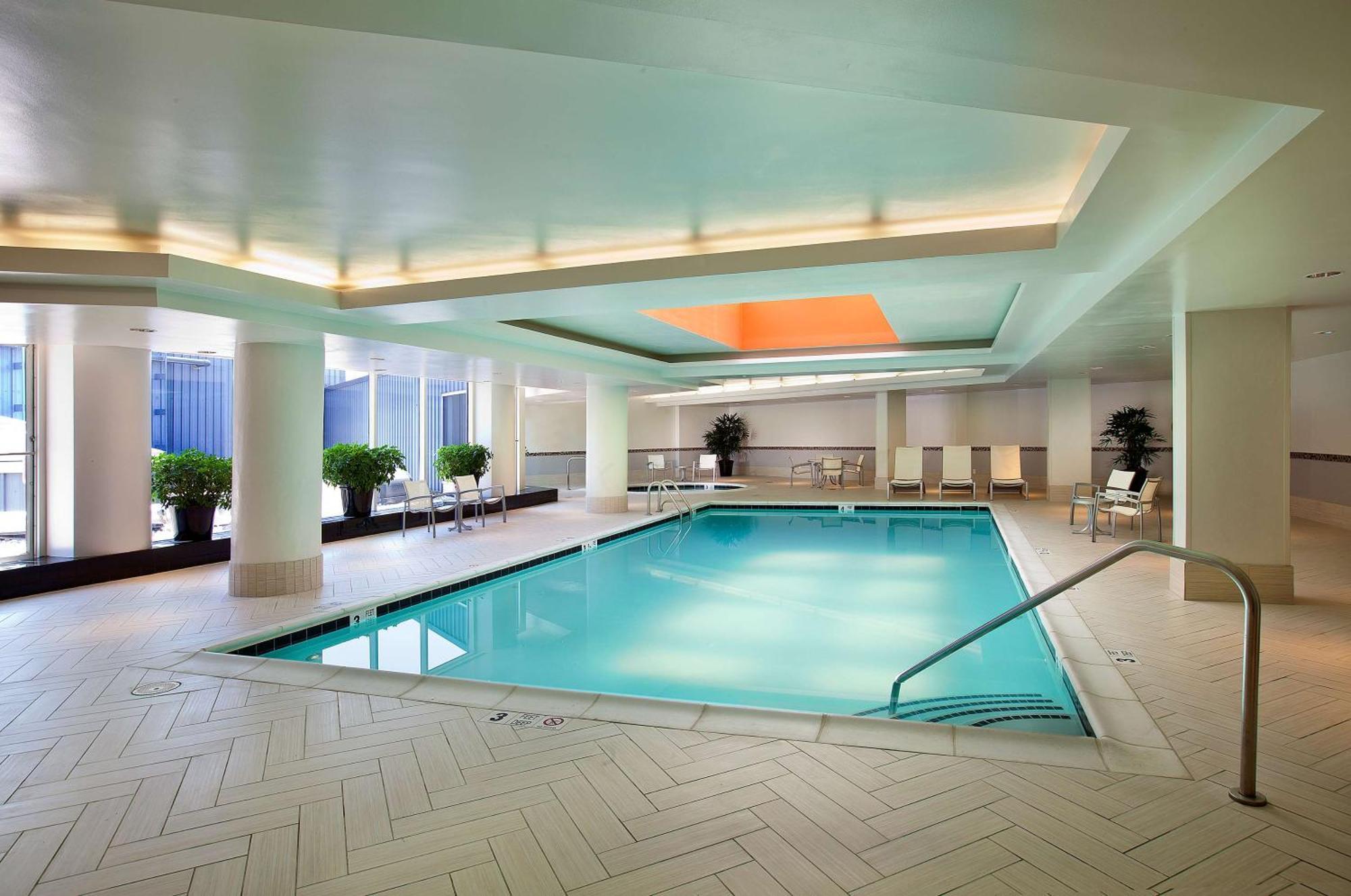 Embassy Suites By Hilton Washington Dc Chevy Chase Pavilion Eksteriør billede