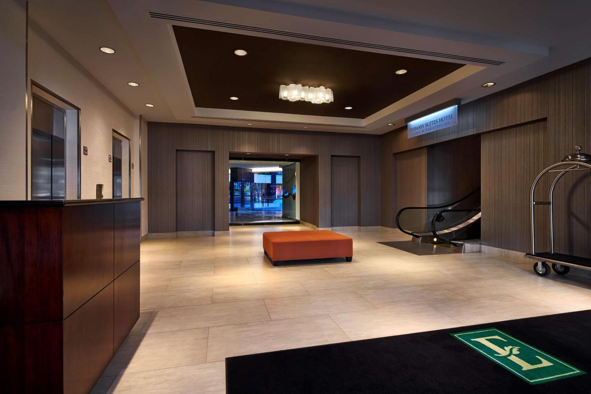 Embassy Suites By Hilton Washington Dc Chevy Chase Pavilion Eksteriør billede